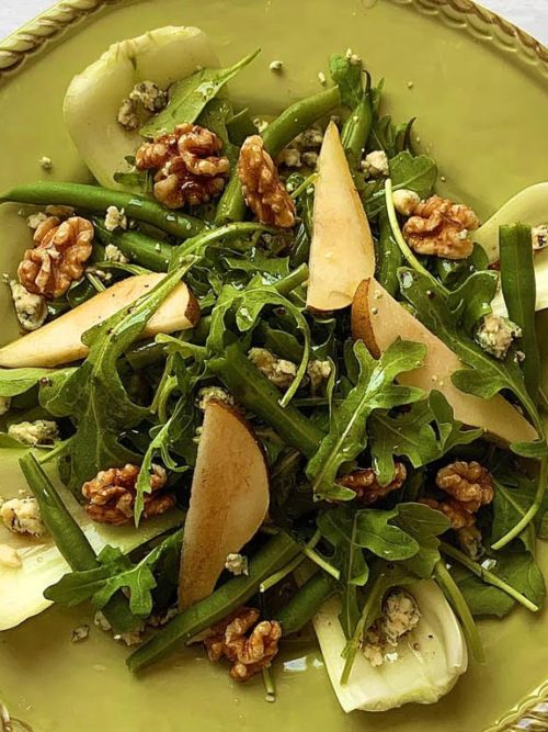 pear and blue cheese salad