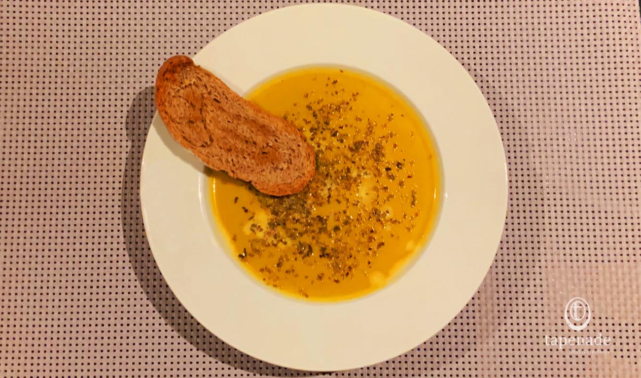 Sopa calabaza y pan