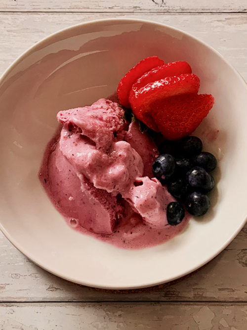 Yogurt helado frutos rojos